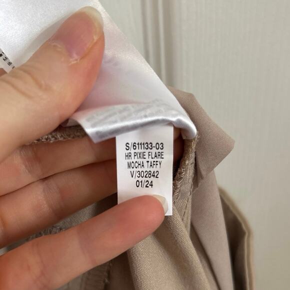 Old Navy NWT High Rise Pixie Flare Khaki Career Pants Size 6 - Picture 10 of 10